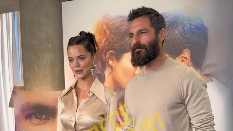 Öngörü filminin basın toplantısında rol arkadaşı Hilal Altınbilek’le objektiflere poz veren Serkan Çayoğlu, şıklığını 35.000 $ (Yaklaşık 1.700.000 tl) değerindeki Rolex Daytona saa