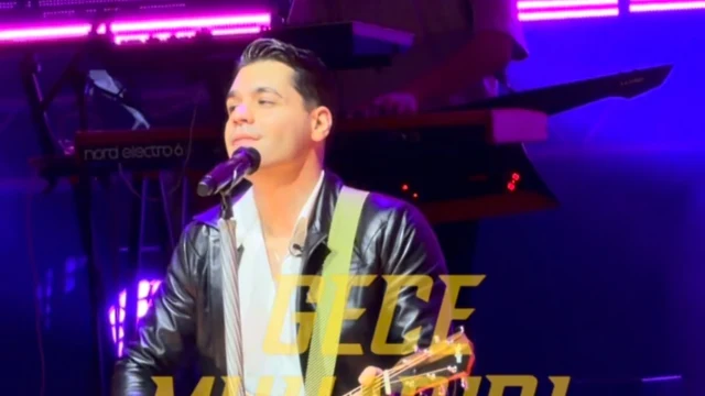 Emircan İğrek verdiği konserde sevilen şarkılarını hayranlarıyla birlikte hep bir ağızdan seslendirdi