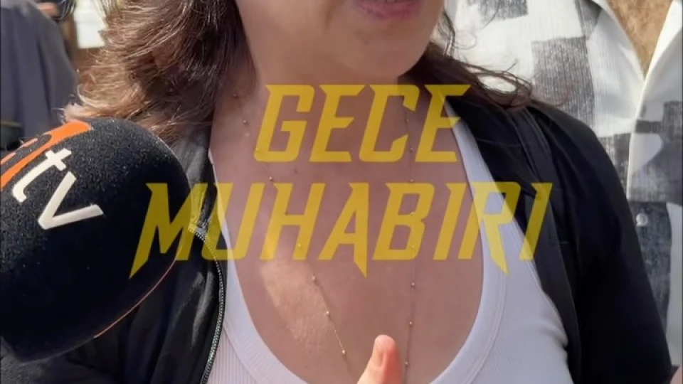 Rol arkadaşı Serhat Mustafa Kılıç’ı son yolculuğuna uğurlamak için Harbiye Muhsin Ertuğrul Sahnesine gelen Yasemin Baştan’ın cümleleri boğazında düğümlendi… gözyaşlarına hakim olam