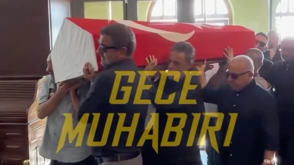 Vefatı ile herkesi derin bir yasa boğan oyuncu Serhat Mustafa Kılıç’ın cenazesi anma töreni için Harbiye Muhsin Ertuğrul sahnesine getirildi