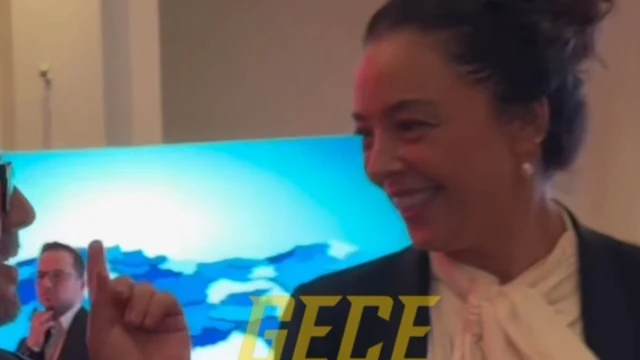 Aile ve Sosyal Politikalar Bakanlığı tarafından hayata geçirilen “İyilik Var” projesinin lansmanına katılan Azra Akın, yoğun programı nedeniyle acelesi olduğunu dile getirerek müsa