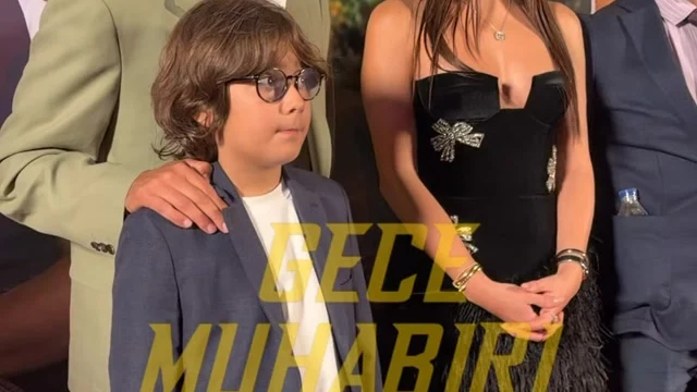“Dondurmam Gaymak Gapital” filminin galasında, filmin oyuncuları basın mensuplarına poz verdiler