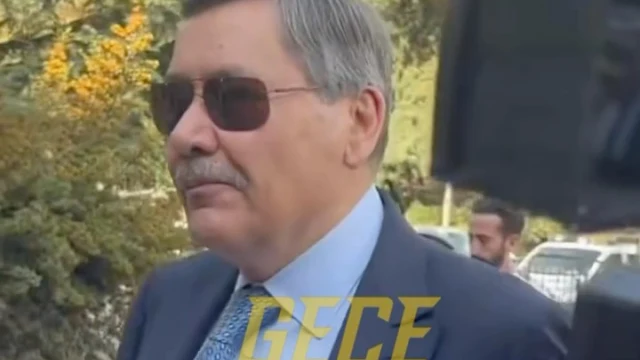 Hakkında soruşturma başlatılan Melih Gökçek, ifade vermeye ağzında sakızla geldi
