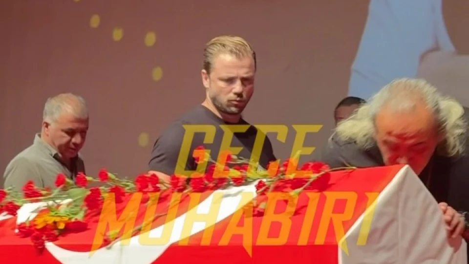 Serhat Mustafa Kılıç’ı son yolculuğuna uğurlayan meslektaşları, anma töreninde duygu dolu anlar yaşadılar