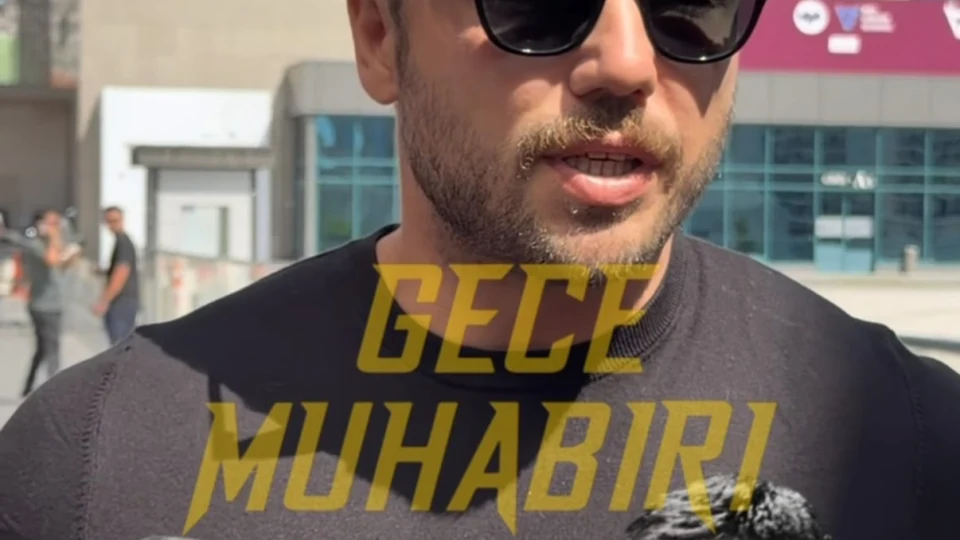 Serhat Mustafa Kılıç’ı son yolculuğuna uğurlamak için Harbiye Muhsin Ertuğrul Sahnesine gelen Tolga Sarıtaş, duygularını basın mensupları ile paylaştılar