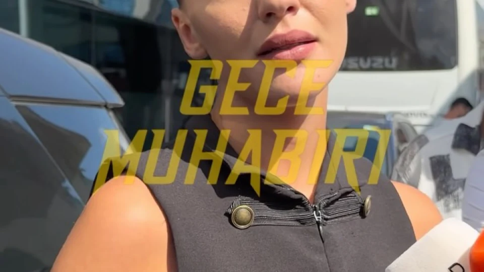 Melisa Döngel, Serhat Mustafa Kılıç’ı son yolculuğuna uğurlamak için Harbiye Muhsin Ertuğrul Sahnesine geldi