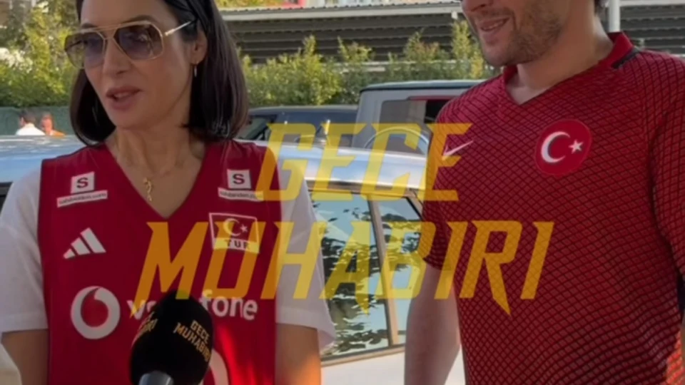 Filenin Sultanları’nı final müsabakasında desteklemek için Sinan Erdem Spor Salonu’na gelen Ahu Yağtu ve Bora Cengiz çifti Gece Muhabiri Samet Aday’ın sorularını yanıtladı