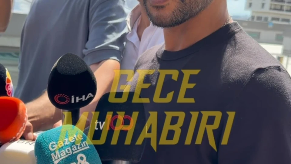 Serhat Mustafa Kılıç’ı son yolculuğuna uğurlamak için Harbiye Muhsin Ertuğrul Sahnesine gelen Barış Falay, Onur Dilber ve Cansu Tosun duygularını basın mensupları ile paylaştılar
