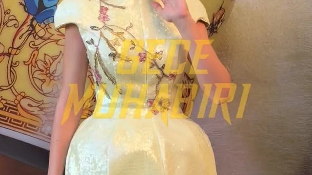 Arafta dizisiyle adını geniş kitlelere duyuran İlsu Demirci bu akşam katıldı bir davete elbisesiyle renk kattı