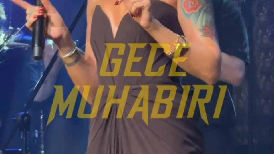 Melek Mosso bu akşam İstanbul’da verdiği konserde şarkılarını sevenleriyle birlikte hep birazdan seslendirdi