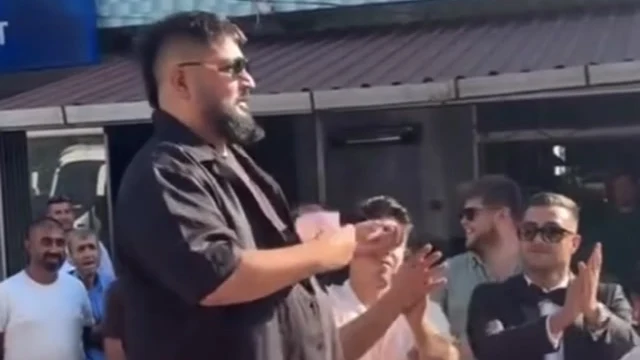 Ünlü rap sanatçısı Eypio, Kırklareli’nin Vize ilçesine bağlı Evrenli köyünde düzenlenen düğün alayına kat